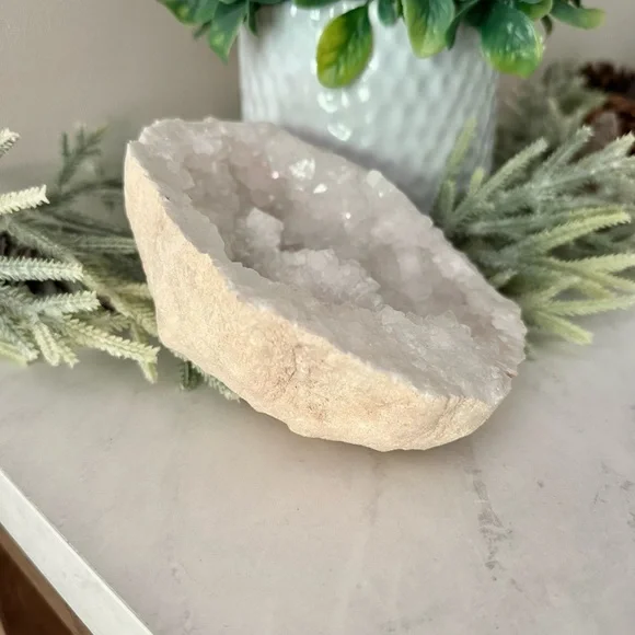 White Clear Quartz Geode | 6 in | 2.2 lbs Large Sparkling Crystal Cluster - Picture 6 of 6